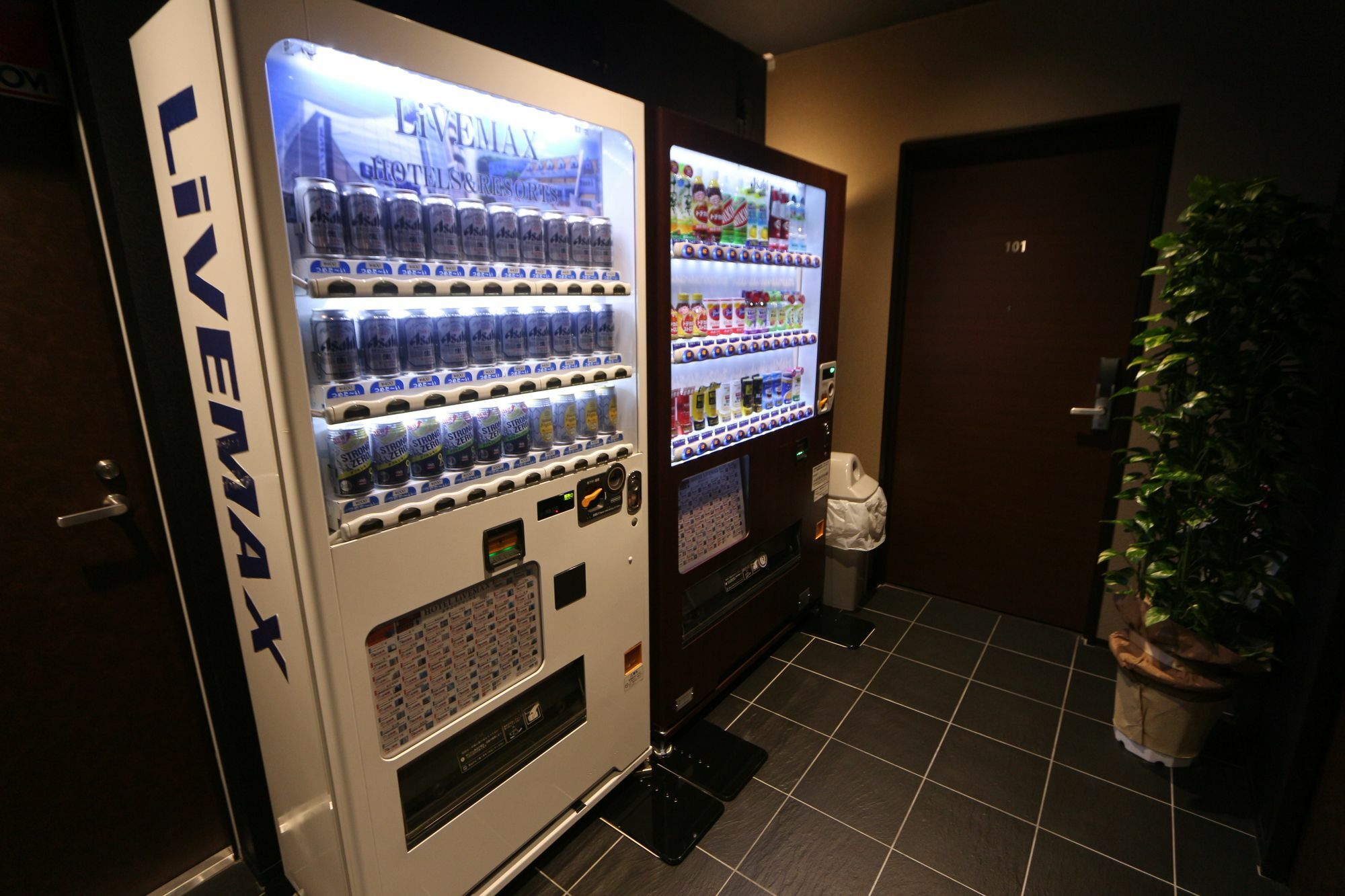 Hotel Livemax Yokohama Kannai Ekimae Exterior foto